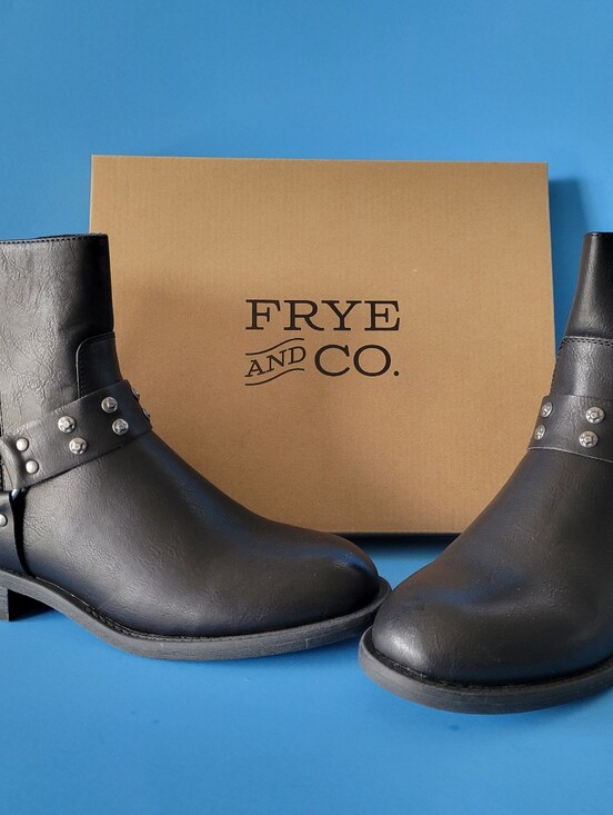FRYE AND CO. Shoes - Frye & Co Heel Booties Boots Conley Woman's 9.5 M Black Side Zipper NWT New NIB